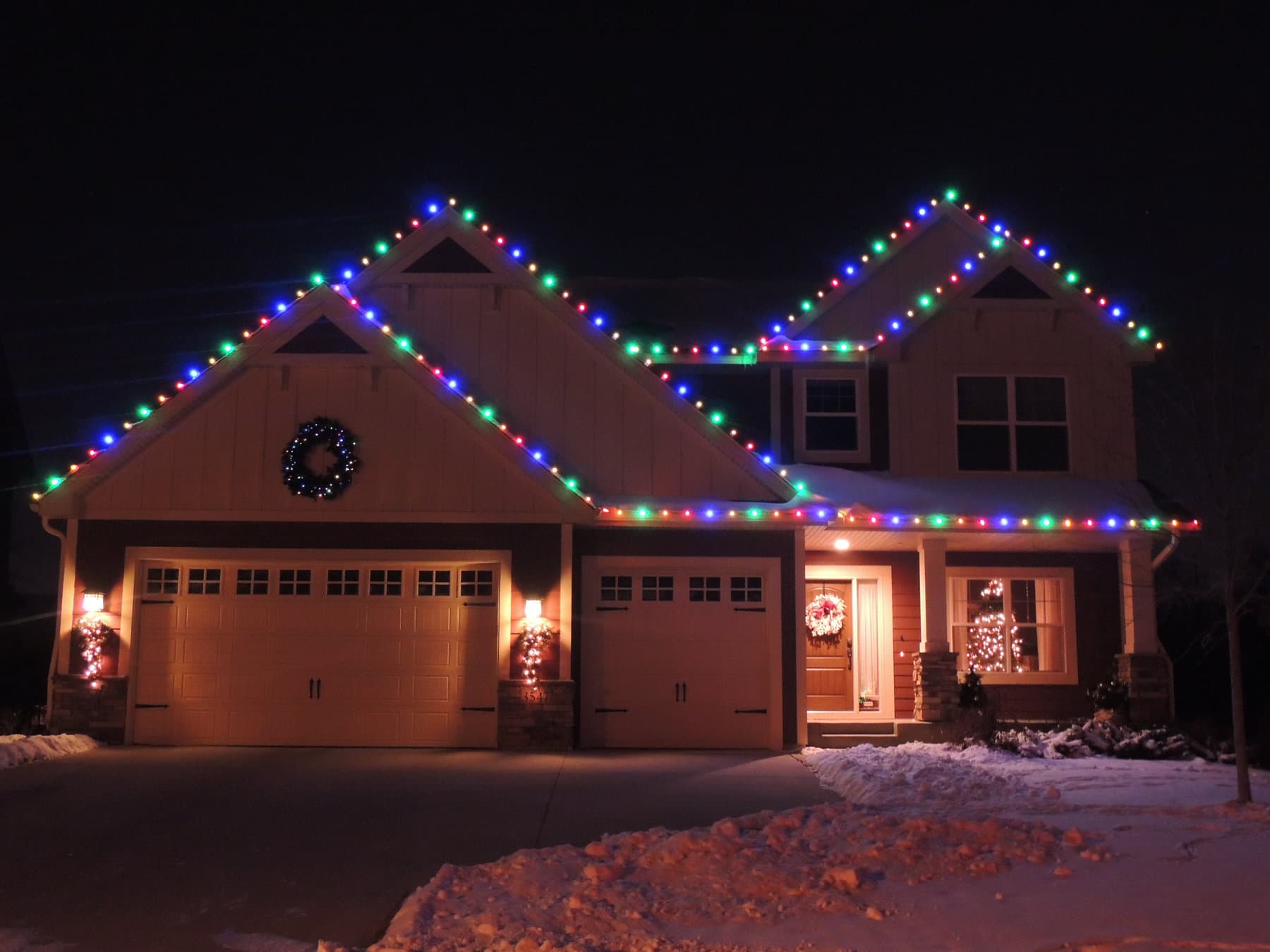 Multi-color LED & Wreath, Plymouth, MN